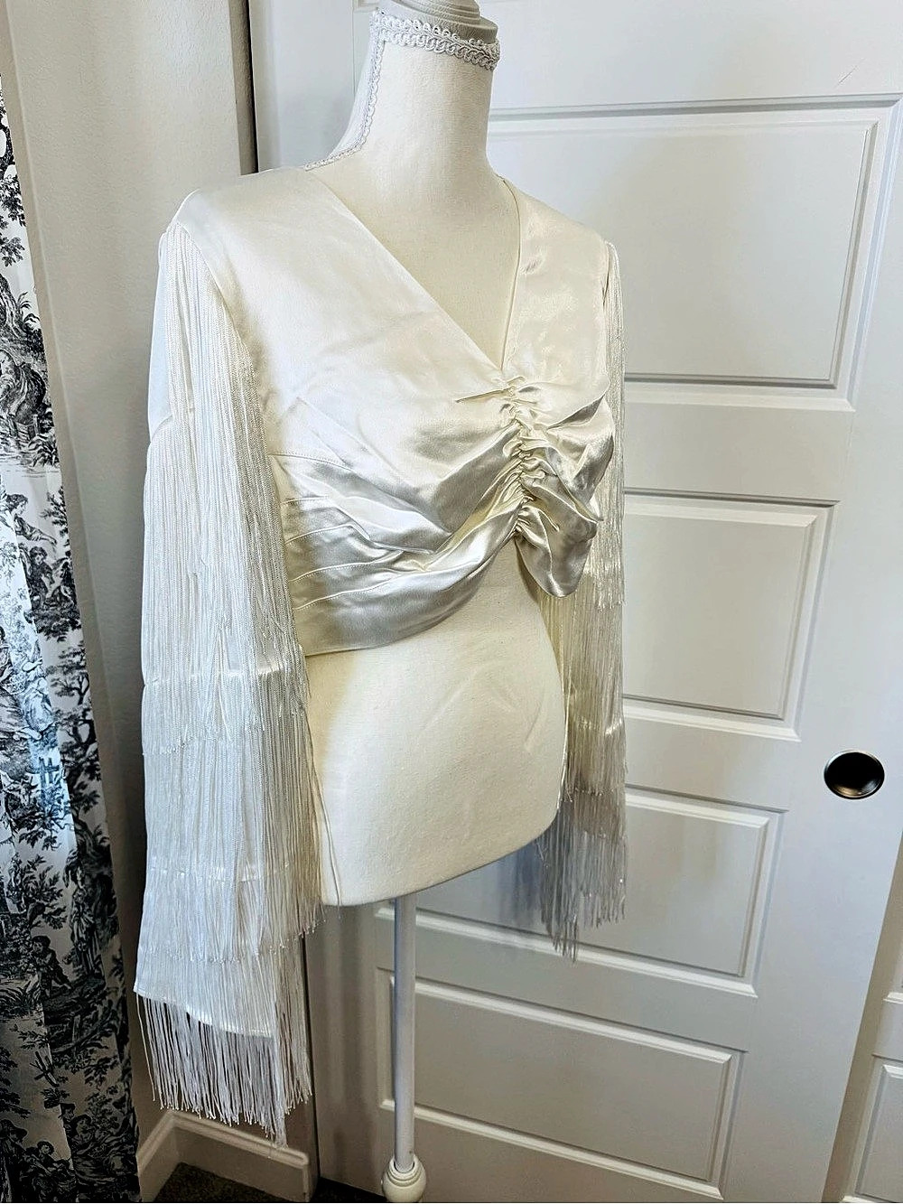 Ciao Sea Fringe Ruched Crop Top in White Large Like New
